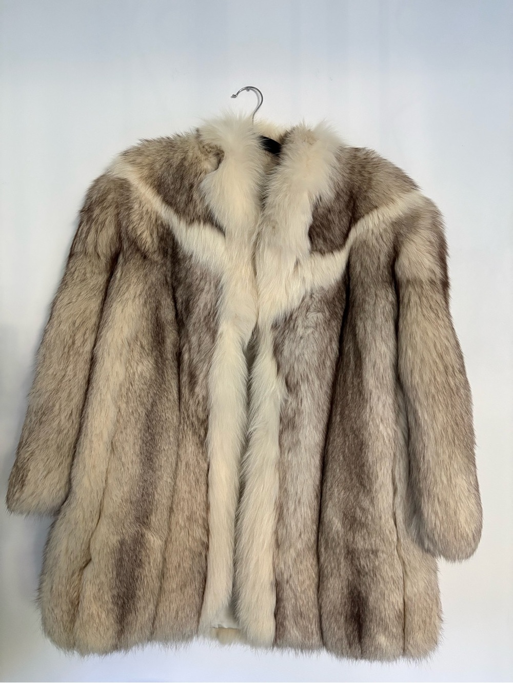 Luxurious Natural Fur Coat in Cream and Brown